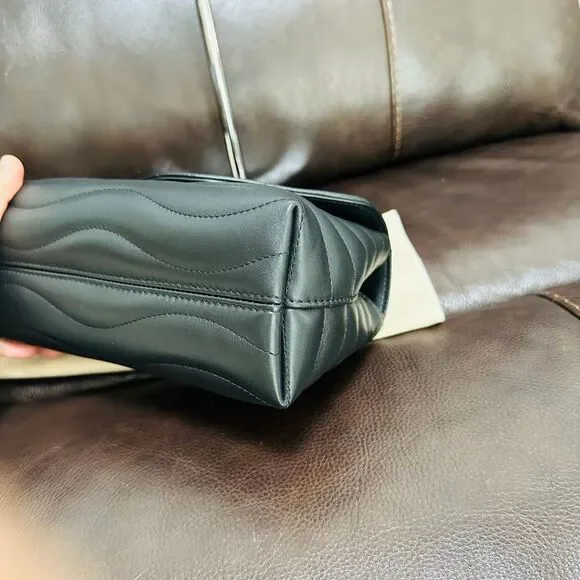 Louis Vuitton New Wave Hold Me Noir - Picture 10 of 16